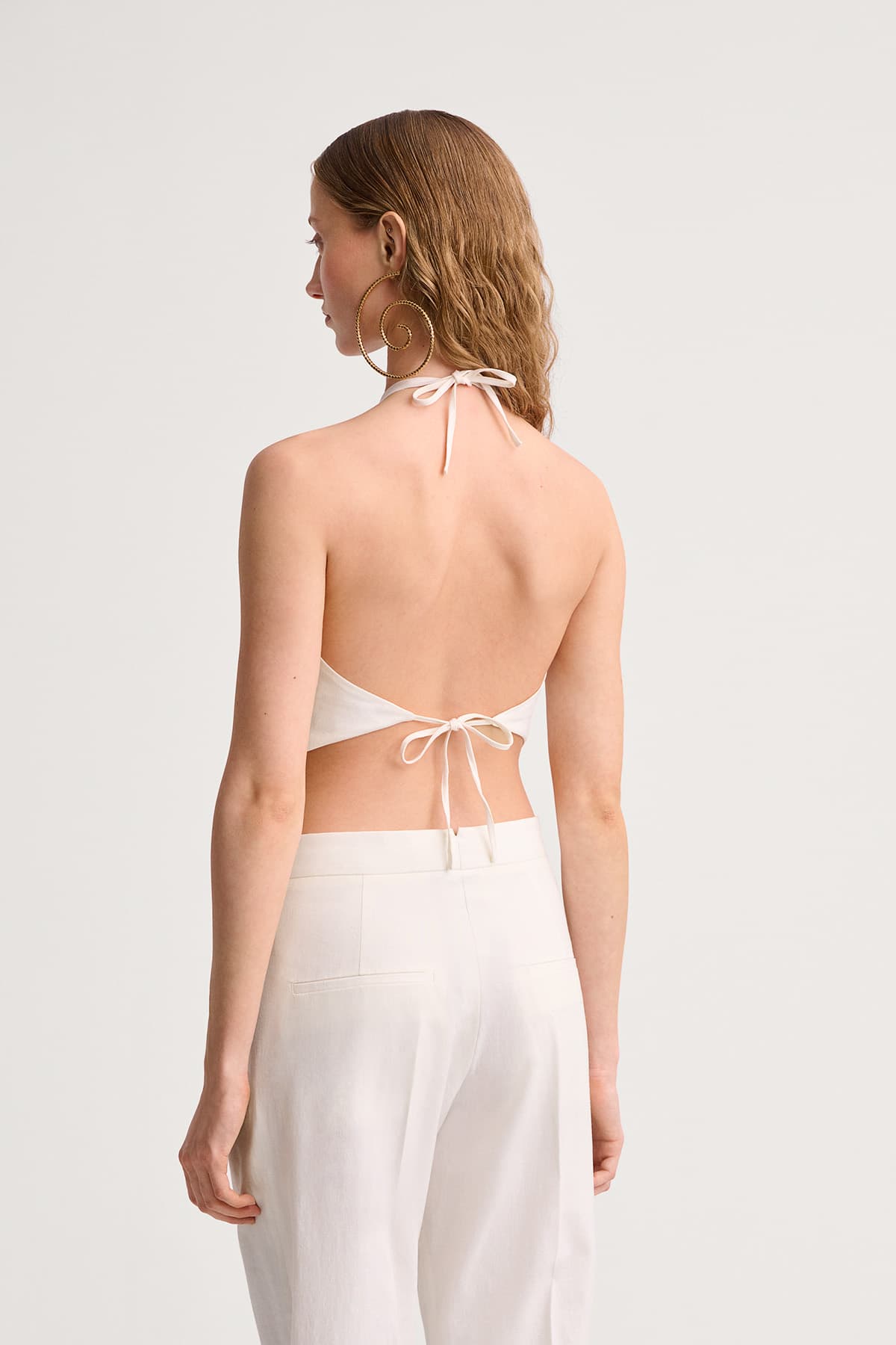 https://a.storyblok.com/f/199965/1200x1800/b903fadcce/celino-top-off-white.jpg